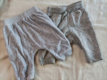 Lot 2 joggings 6 mois