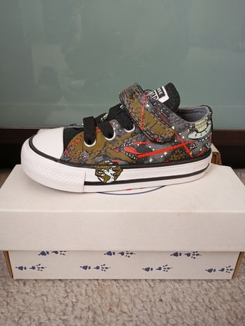 Dino converse