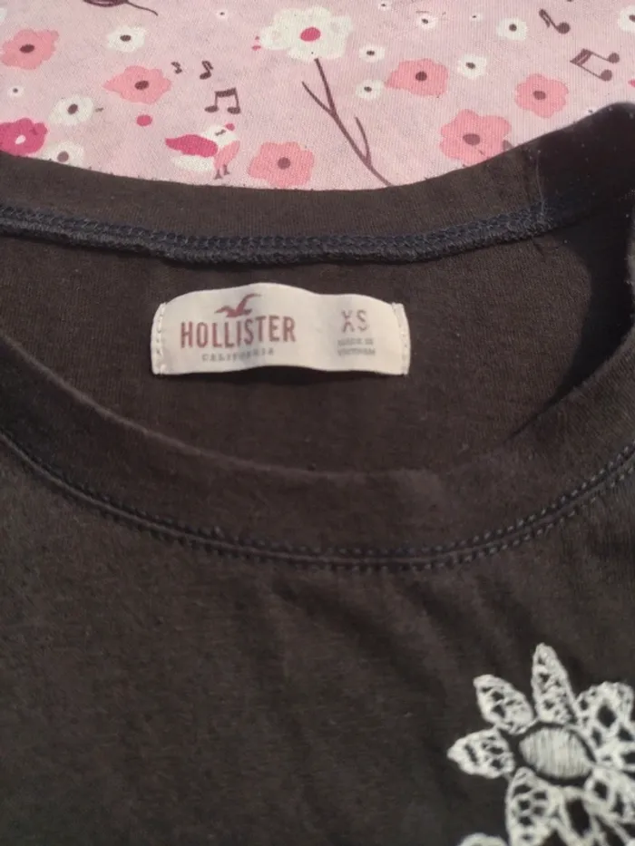 Tee-shirt Hollister XS noir et blanc - photo numéro 4