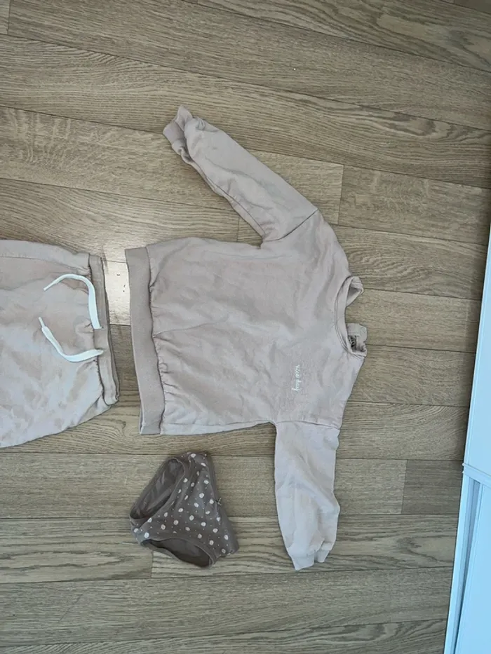 Ensemble 3 ans comme neuf - photo numéro 3