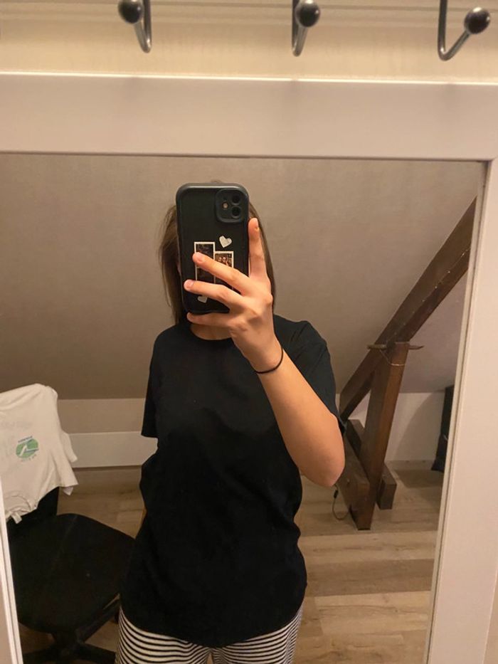 t-shirt noir, jeune arbitre de hand/ de foot - photo numéro 3