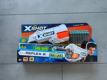 Pistolet Zuru Nerf X shot avec fléchettes