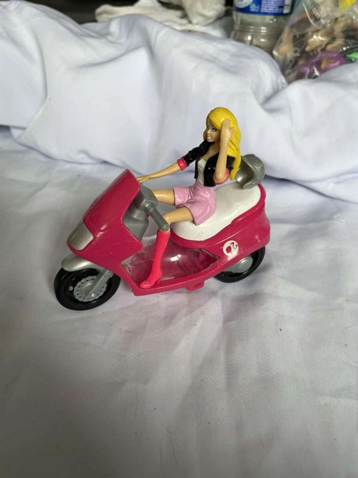 Figurine Barbie Distributeur de Bonbons Mattel 2013