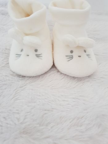 Chaussons bebe NEUFS