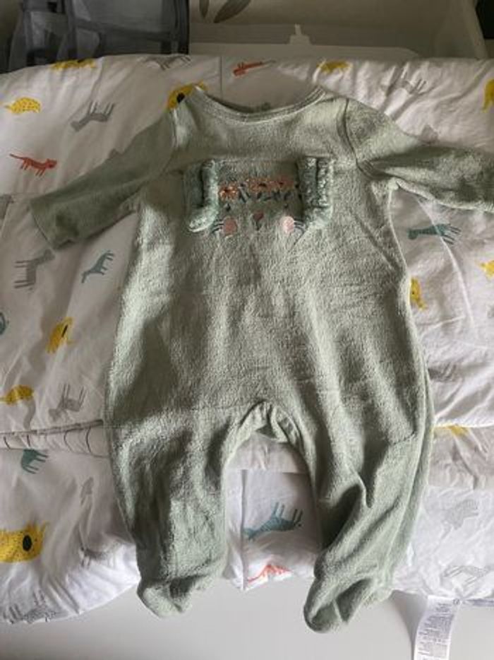 Lot bodies et pyjama - photo numéro 2