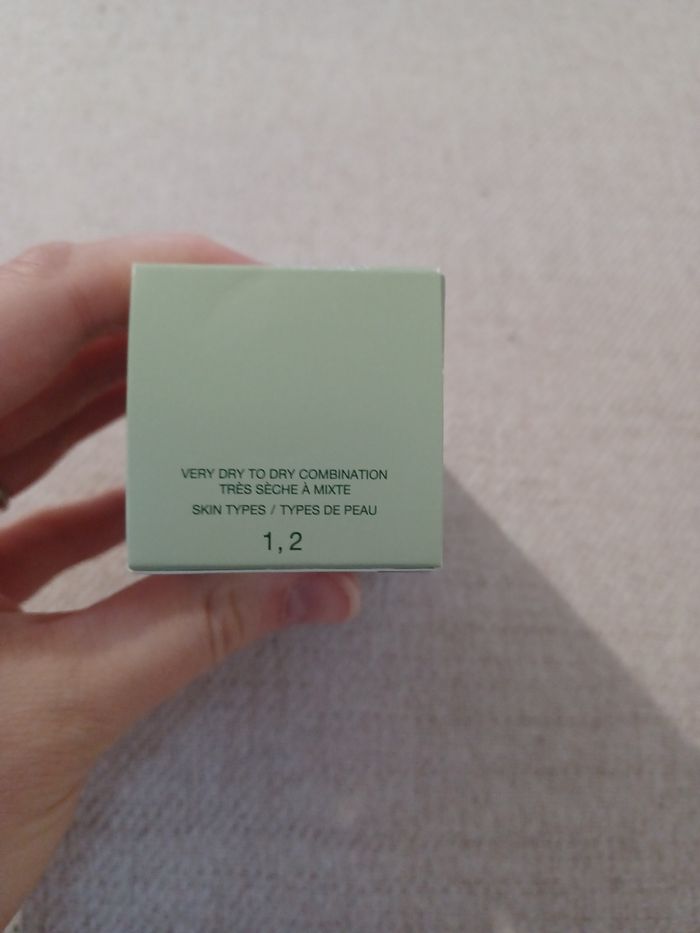 Émulsion hydratante tellement différente SPF50 Clinique - photo numéro 4