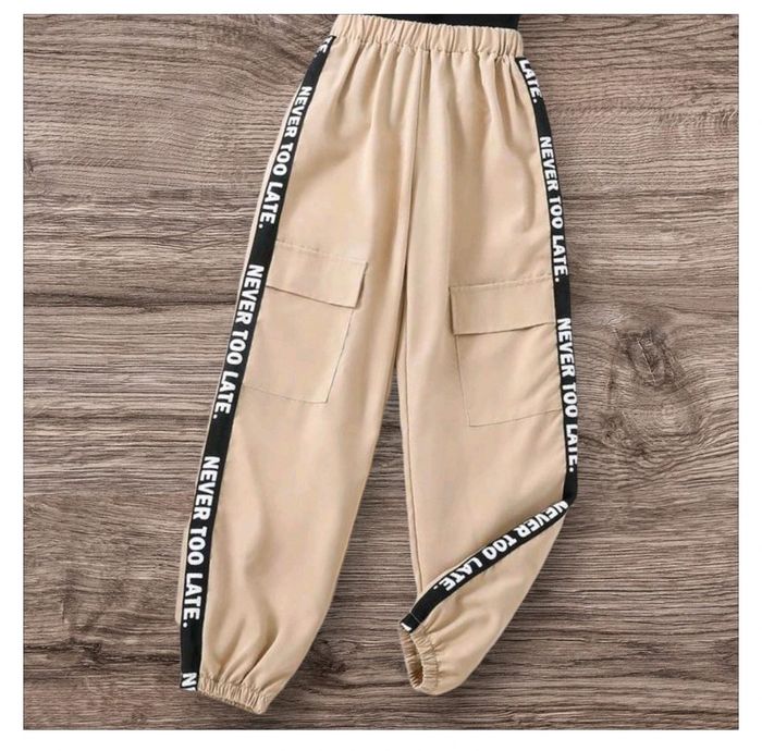 Pantalon cargo à larges poches Shein 12-13 ans