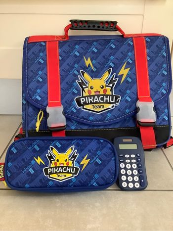 Lot cartable/trousse Pokémon et calculatrice école primaire