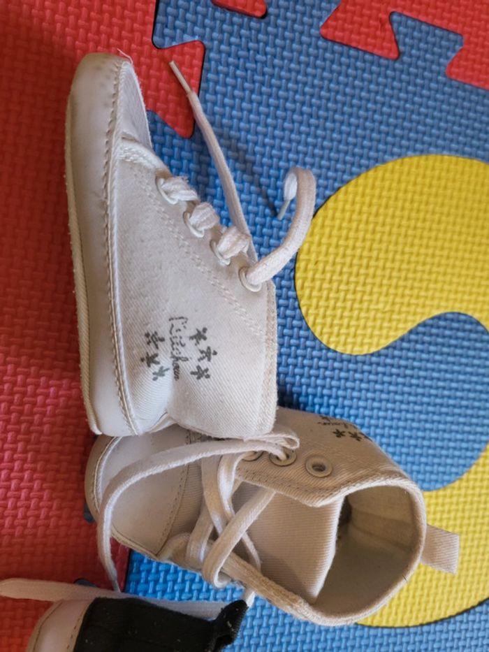Lot de 2 paires chaussures bébé 6-9 mois - photo numéro 2