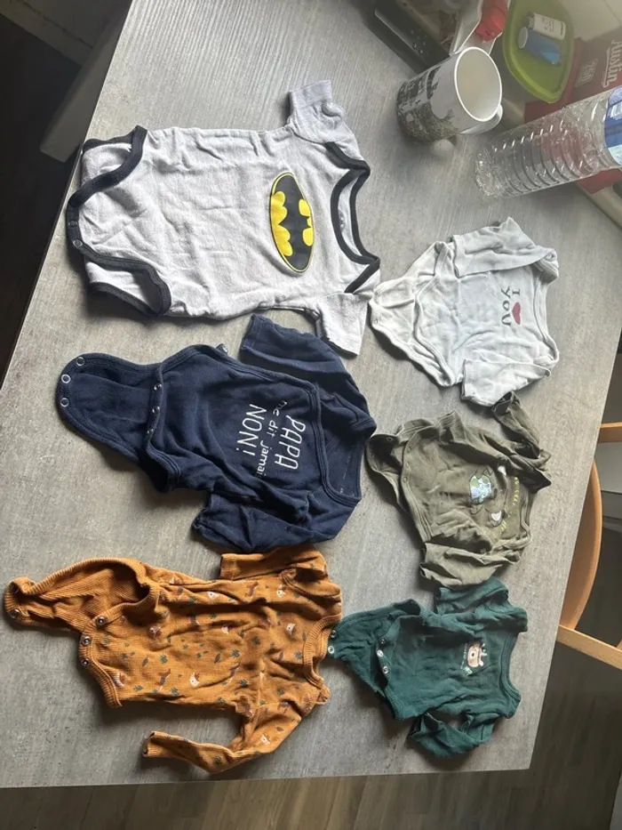 Lot body 6 mois