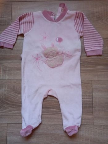 Pyjama une pièce rose marque Caramouille taille 6 mois