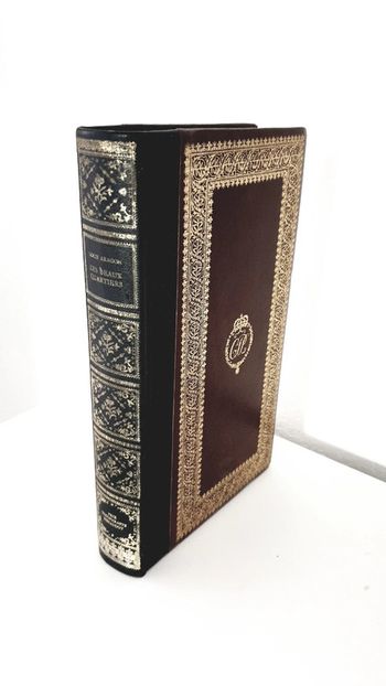 Livre ancien "Les beaux quartiers" Louis Aragon