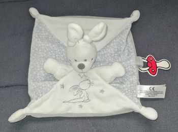 Doudou Lapin carré plat blanc et gris - Lapin / étoiles- Simba