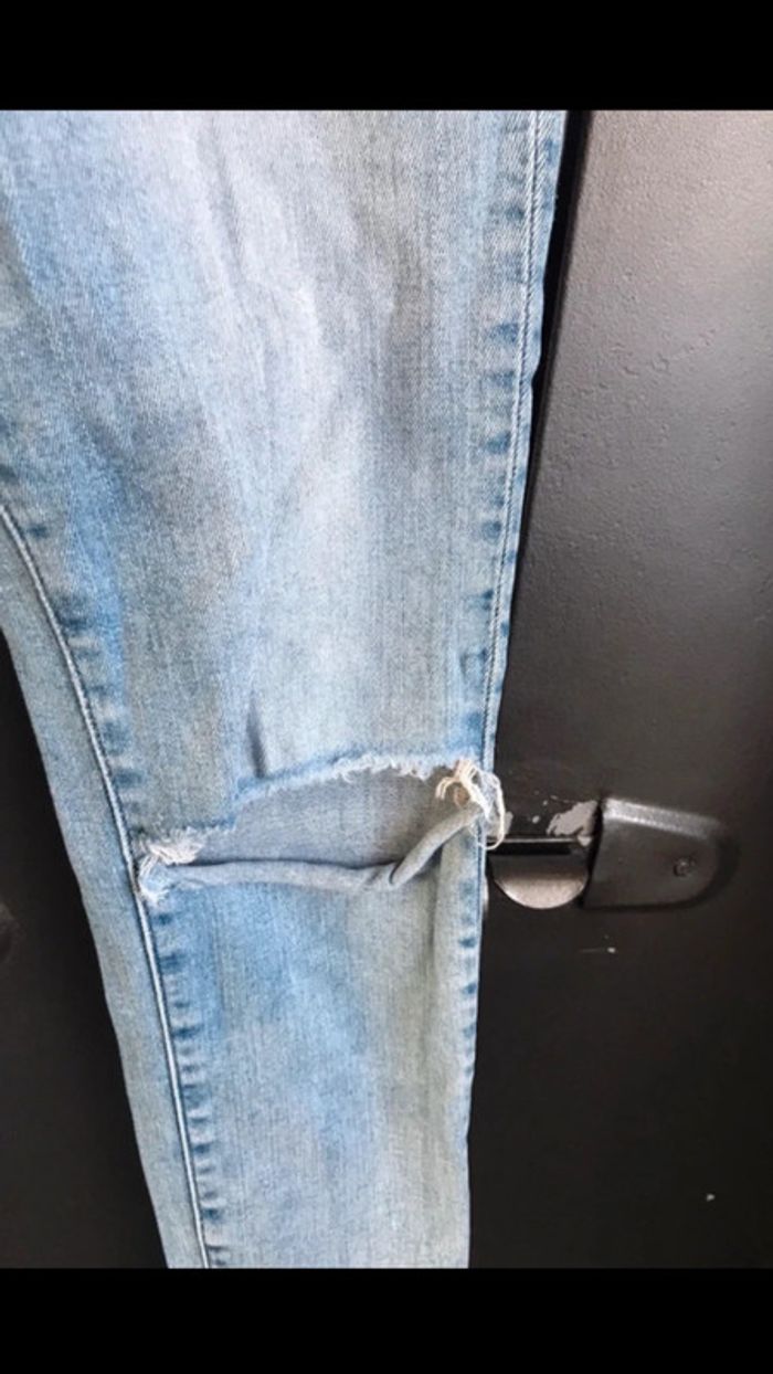 Jean effet déchiré, H&M , taille 38 - photo numéro 3