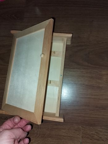 Boite à clé en bois à a peindre à suspendre  
