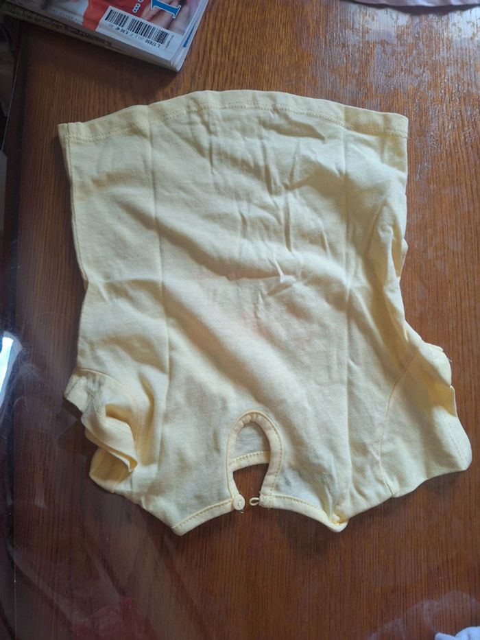 T-shirt jaune claire 6mois - photo numéro 2