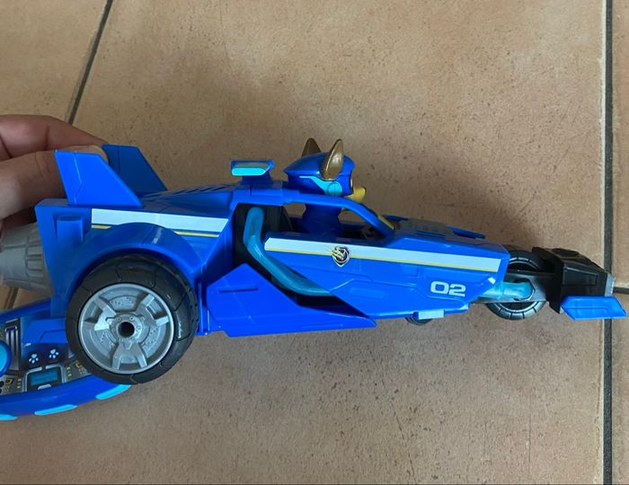Voiture Chase télécommandée - photo numéro 2
