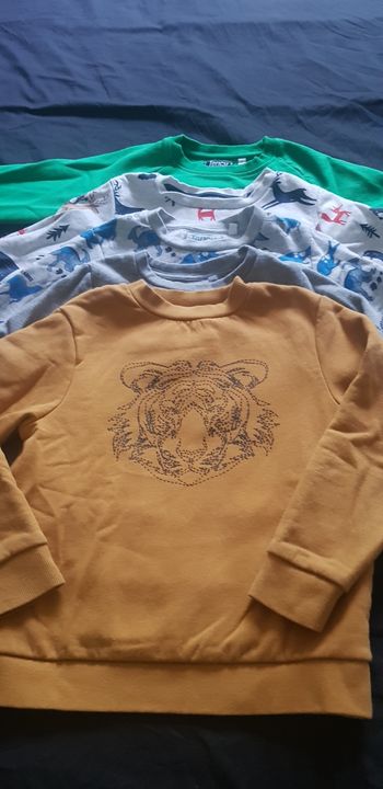 Lot de 5 pulls 8 ans