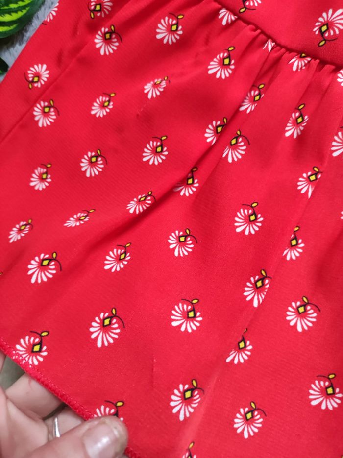 Belle robe rouge à fleurs manches courtes 6 ans - photo numéro 11