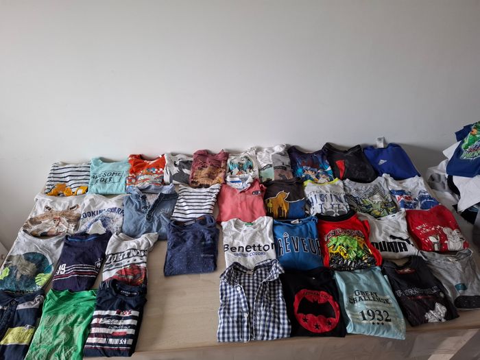 Lot 8 ans garçon 75 pièces, pull, jeans, manteau, tee shirt, cyrillus, hilfiger, benetton, levis - photo numéro 9