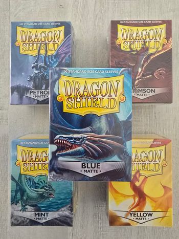 Lor de 5 paquets de 100 sleeves Dragon Shield Matte