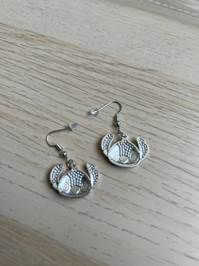 Boucles d’oreilles stitch bleu et rose - photo numéro 2