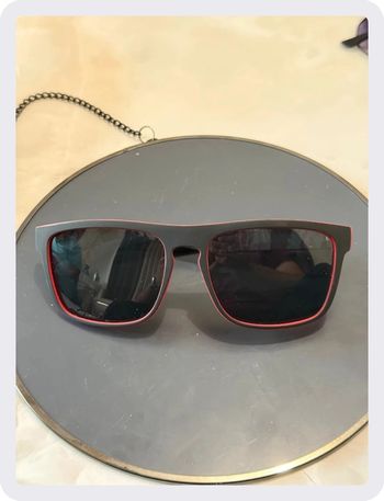 Lunette de soleil sport rouge