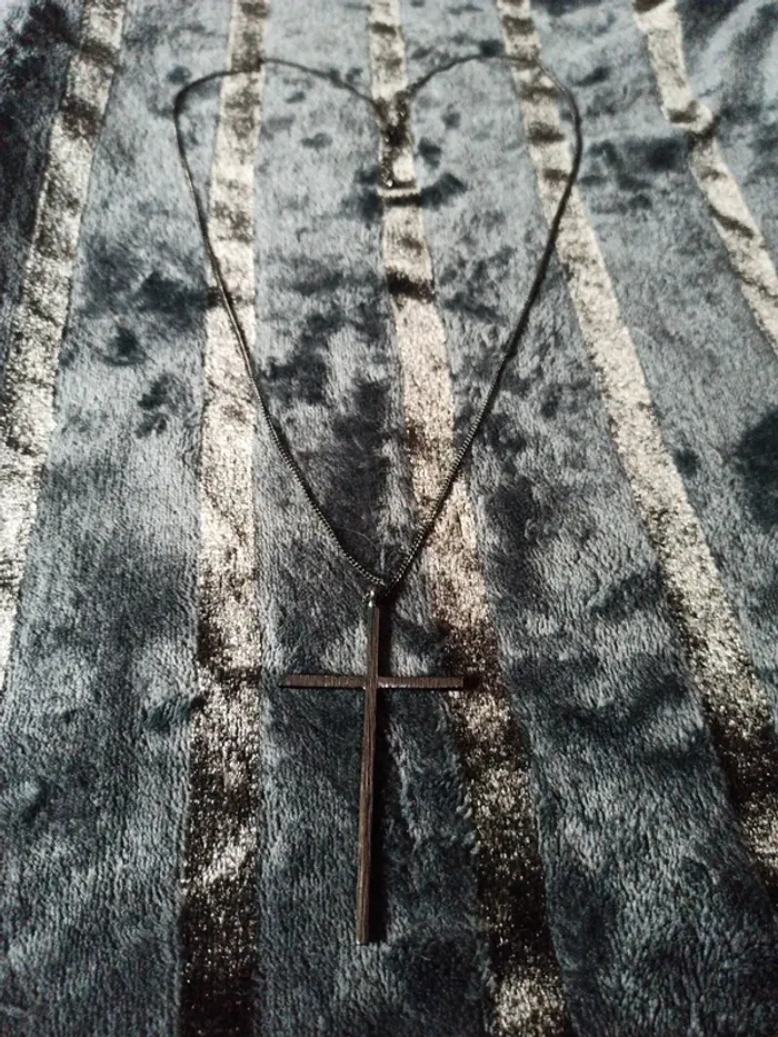 Sautoir croix - photo numéro 7