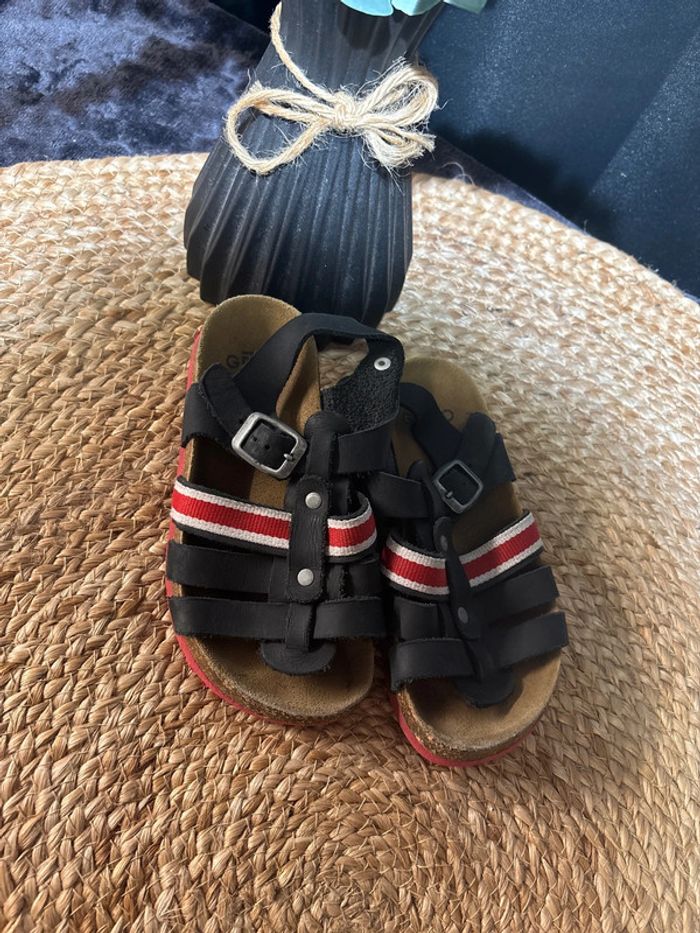 Claquettes GEMO garçon pointure 29 - photo numéro 2