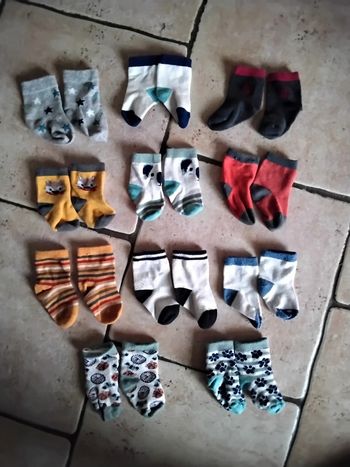 Lot de 11 paires de chaussettes pointure 17/18