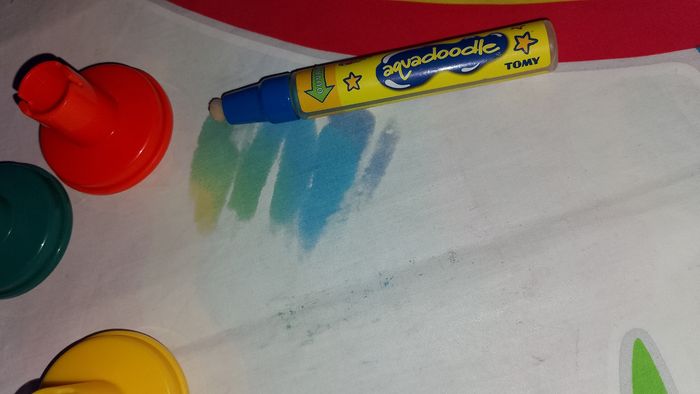 Tapis à eau aquadoodle Tomy - photo numéro 8