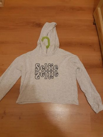 Pull fille avec capuche taille xs