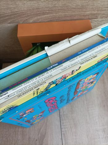 Lot de 7 bandes dessinées abimées