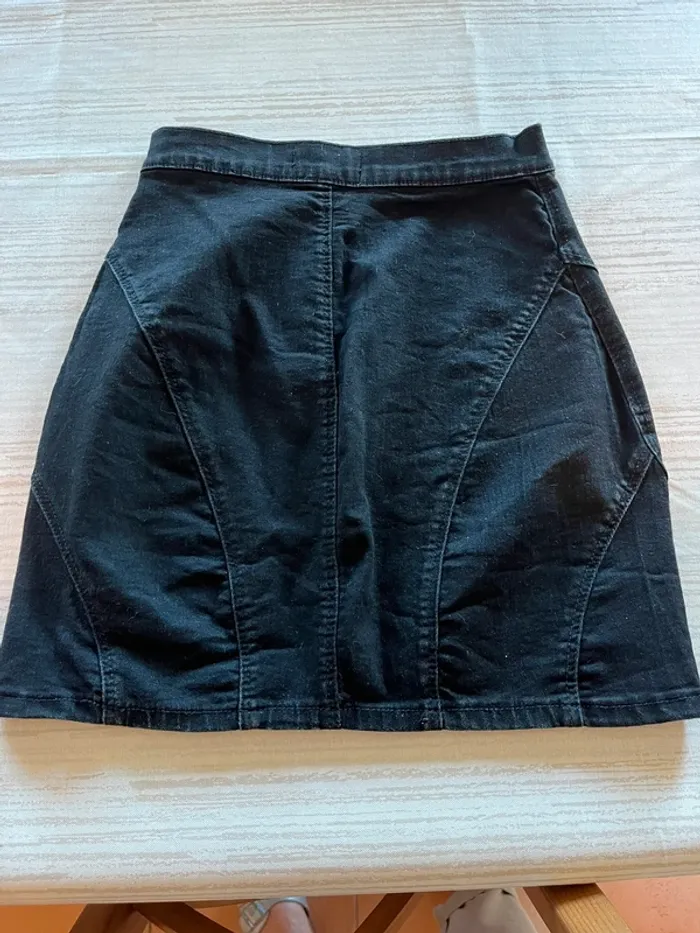 Jupe noire Zara en XS - photo numéro 4