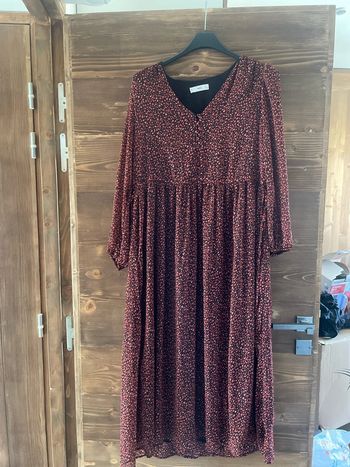 Robe longue rouge et noir mango