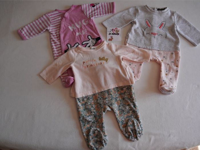 Lot n°8 de 3 Pyjamas velours/sweat fantaisies Gémo/Disney/In Extenso en 3 mois