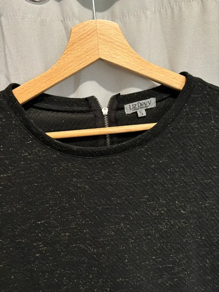 Robe noire détails doré S - photo numéro 2