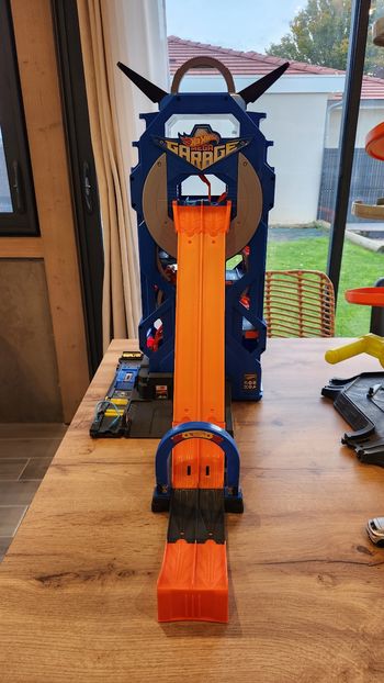 Garage ascenseur Hot Wheels