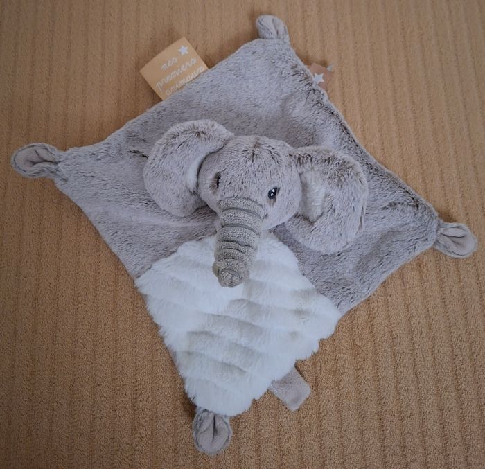 Doudou Éléphant Tape à l' Œil ( TAO )