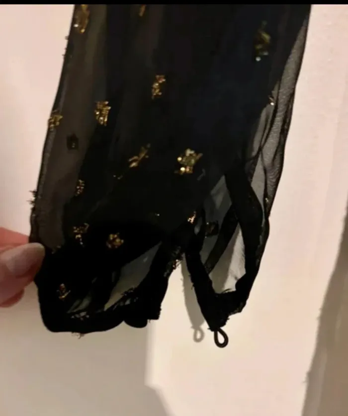 Robe noire élégante à détails dorés La City taille 38 - photo numéro 5