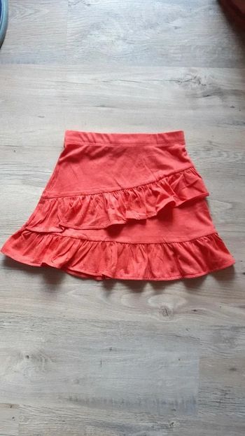 Jupe rouge a froufrous 10ans