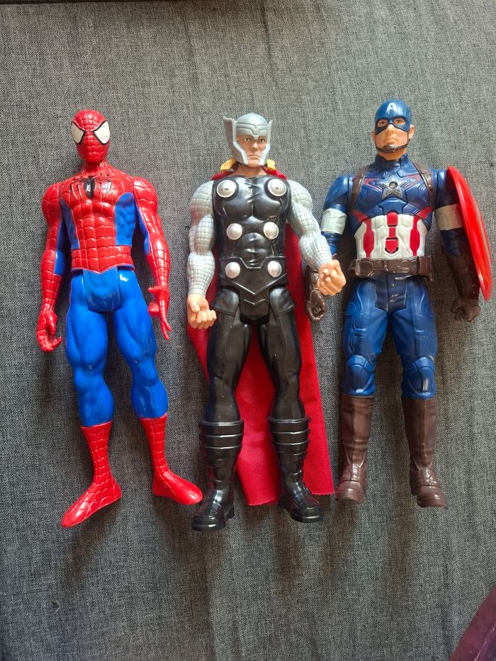 Lot 3 figurines avengers / marvel 30cm