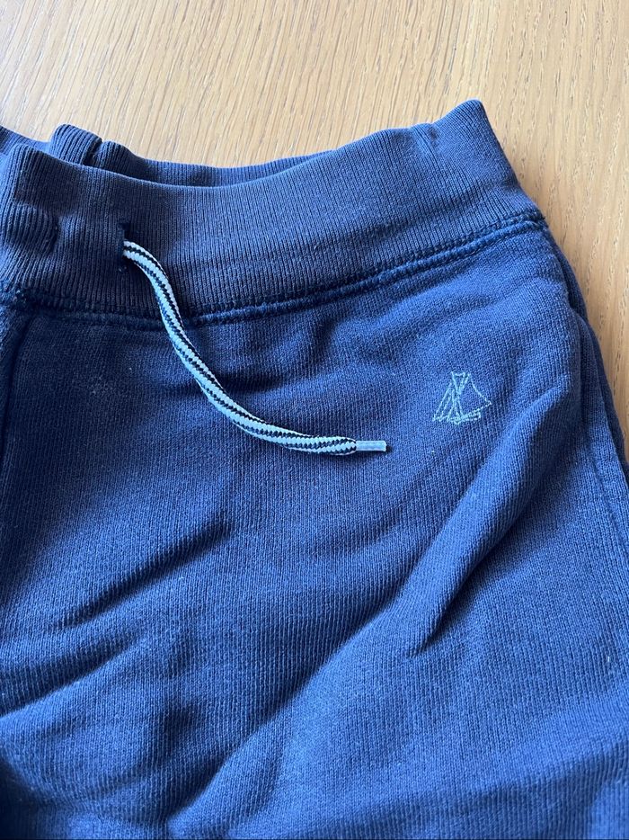 Short Petit Bateau bleu marine 6A TBE - photo numéro 2