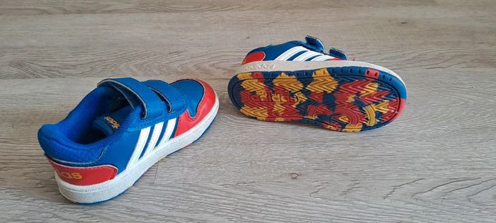 Baskets garçon pointure 22 - photo numéro 2