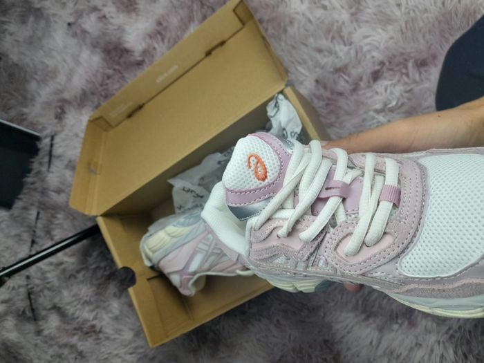 Chaussure Asics gel NYC Pink cream rose neuve taille 39 - photo numéro 2