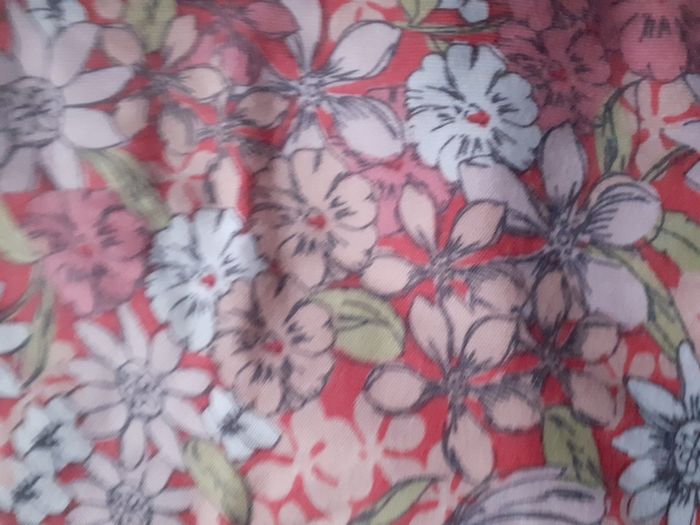 Ensemble tunique motif fleurs et legging rouge - photo numéro 2