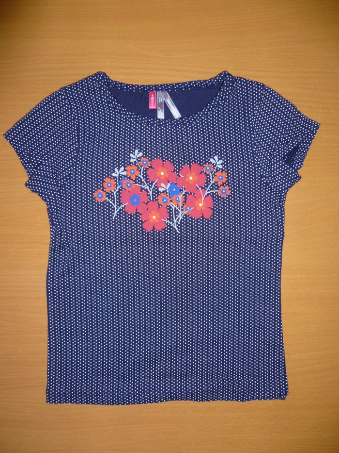 Tee-shirt manches courtes bleu marine fleurs