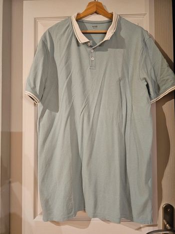 Polo bleu clair