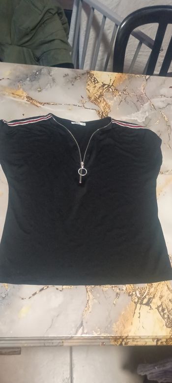 T-shirt taille 12 ans 