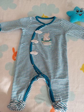 Pyjama bleu et blanc 3 mois